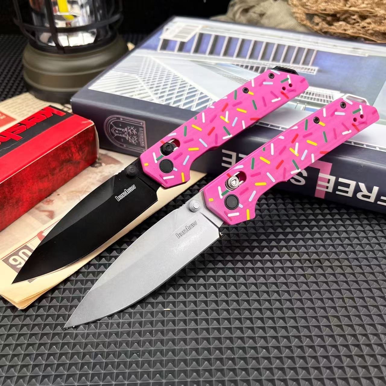 a2c7e2f4-95a5-4cfa-b7b4-ba1602517fc9.jpeg Kershaw 2038R Donut G10-Handle Folding Knife